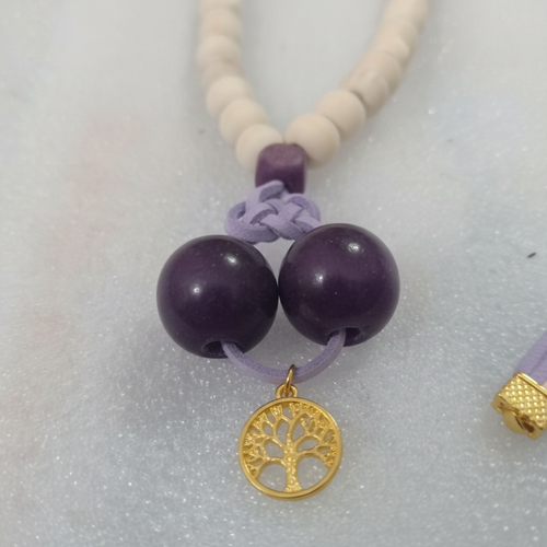 «ست دستساز یاسی شامل گردنبند مهرهدار و دستبند با آویز درخت زندگی»